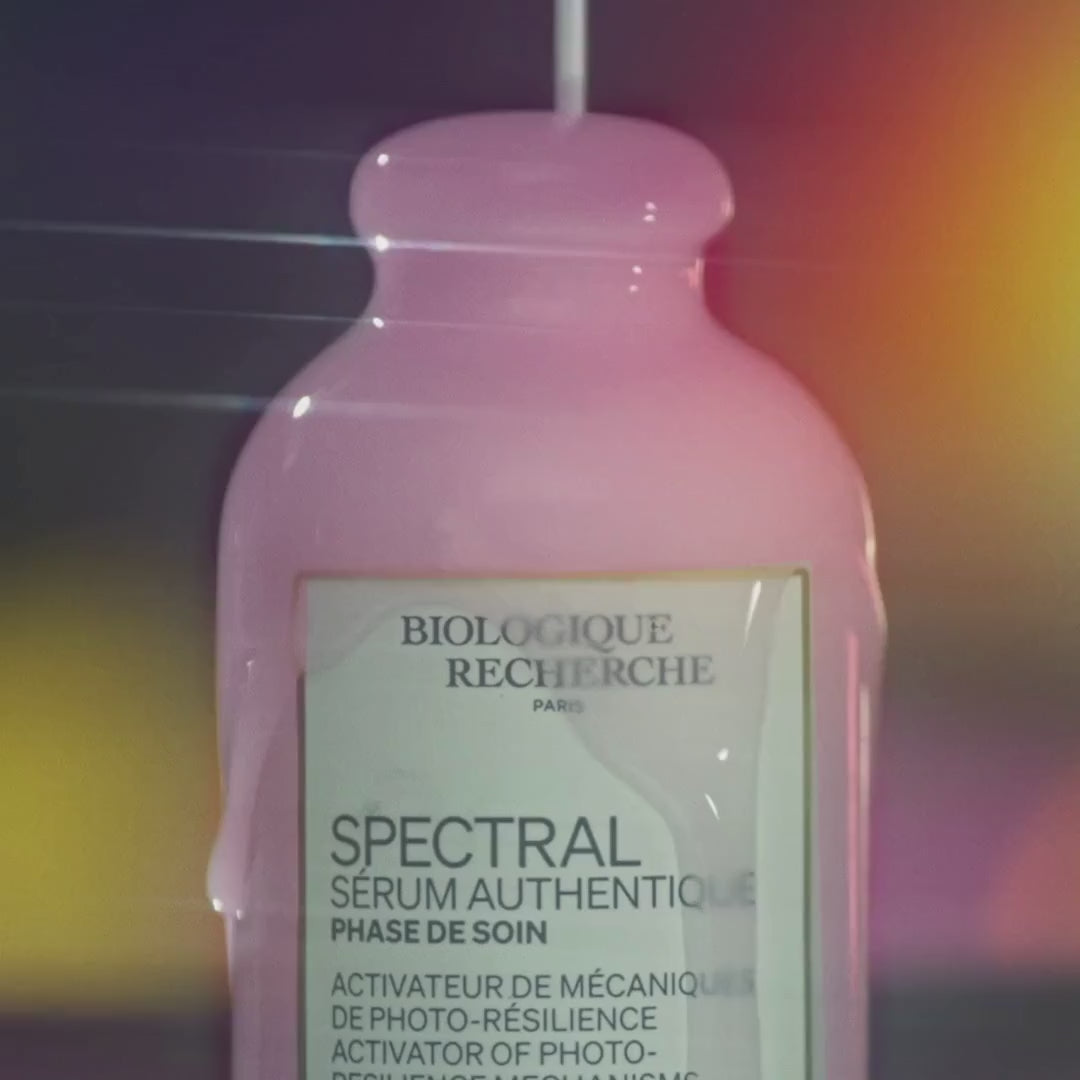 
                  
                    Load and play video in Gallery viewer, SÉRUM SPECTRAL - Activator of photo-resilience mechanisms
                  
                